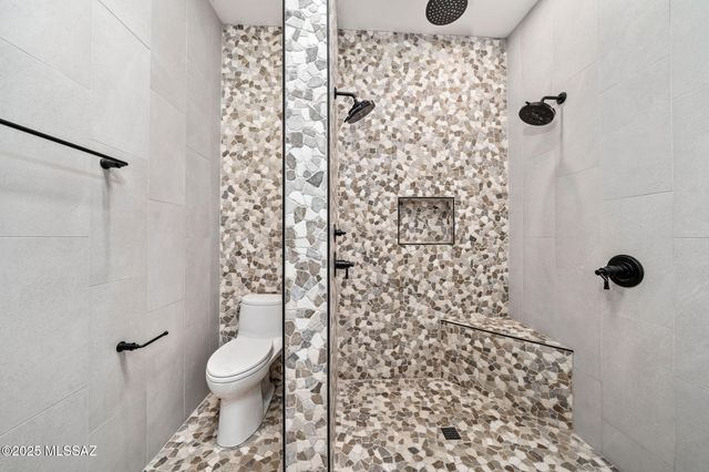 7370 N Catalina Ridge Drive, Tucson, AZ 85718