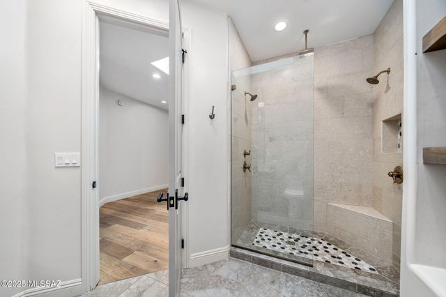 7370 N Catalina Ridge Drive, Tucson, AZ 85718