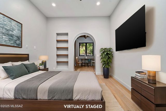 7370 N Catalina Ridge Drive, Tucson, AZ 85718