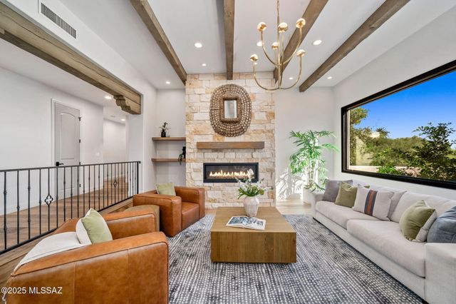 7370 N Catalina Ridge Drive, Tucson, AZ 85718