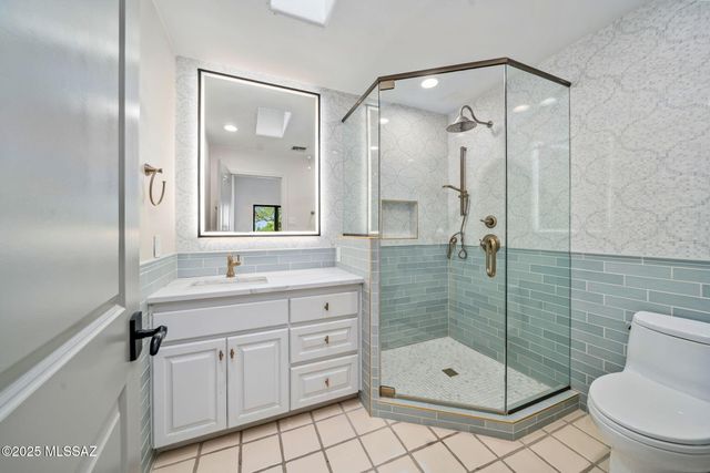 7370 N Catalina Ridge Drive, Tucson, AZ 85718