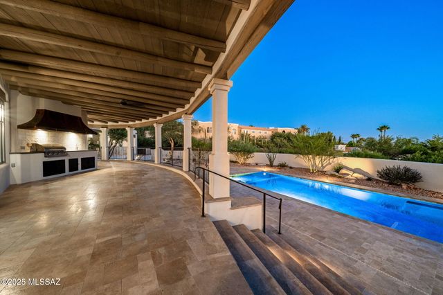 7370 N Catalina Ridge Drive, Tucson, AZ 85718