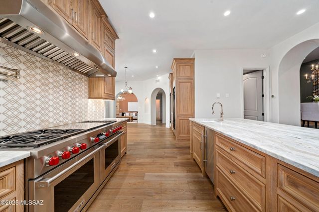 7370 N Catalina Ridge Drive, Tucson, AZ 85718