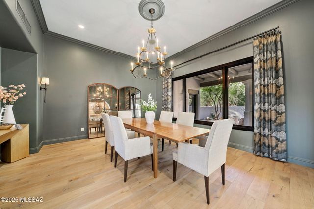 7370 N Catalina Ridge Drive, Tucson, AZ 85718