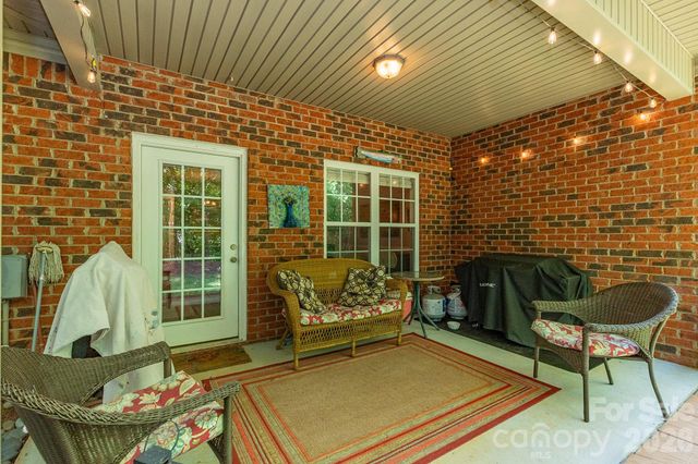 205 Chickadee Drive, Lexington, NC 27292