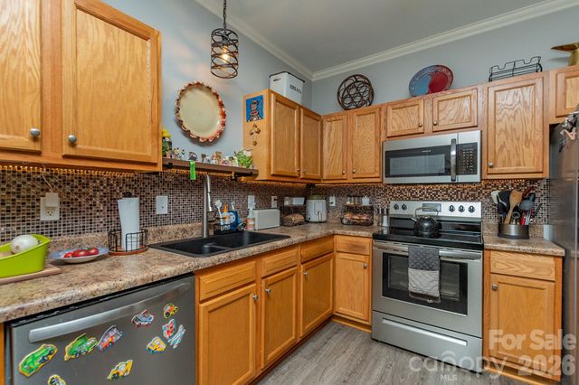 205 Chickadee Drive, Lexington, NC 27292