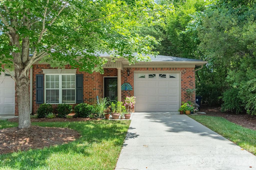 205 Chickadee Drive, Lexington, NC 27292
