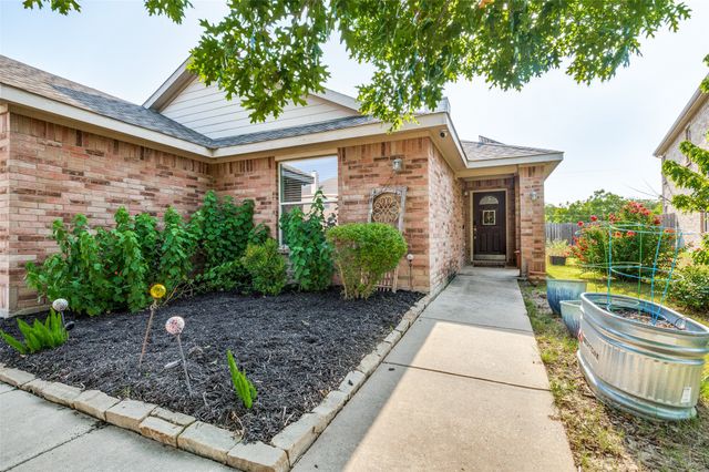 5440 Cameron Drive, Grand Prairie, TX 75052