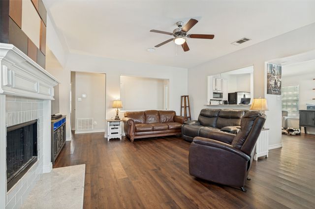 5440 Cameron Drive, Grand Prairie, TX 75052