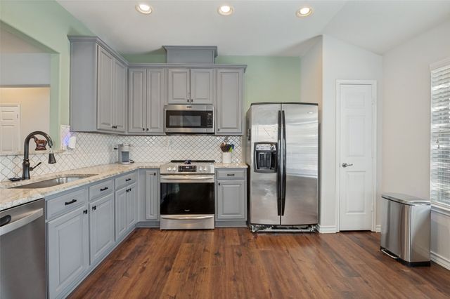 5440 Cameron Drive, Grand Prairie, TX 75052