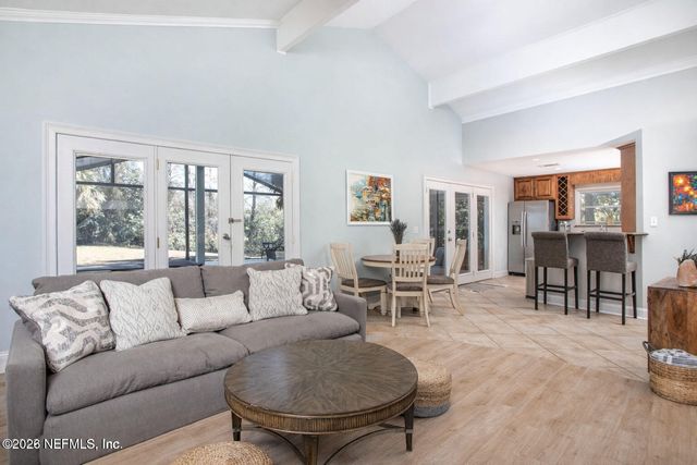 10123 LEISURE Lane N, Jacksonville, FL 32256