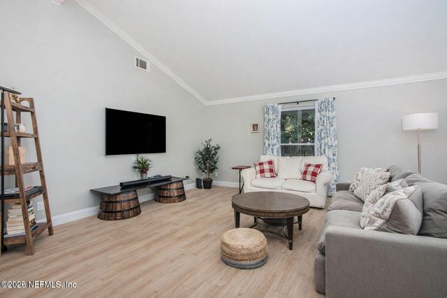 10123 LEISURE Lane N, Jacksonville, FL 32256