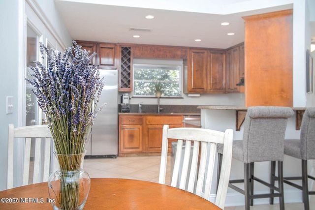 10123 LEISURE Lane N, Jacksonville, FL 32256