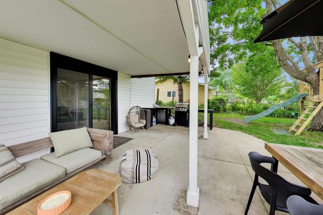 2S550 Gray Avenue, Lombard, IL 60148