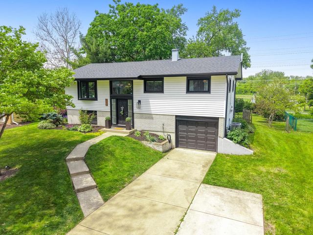 2S550 Gray Avenue, Lombard, IL 60148
