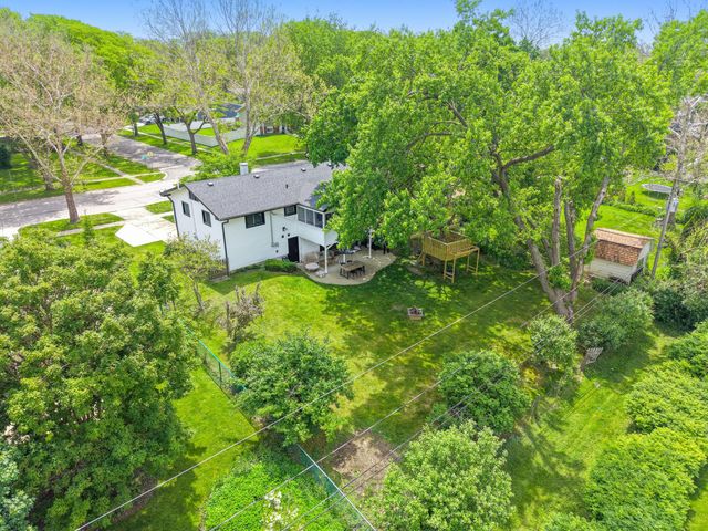 2S550 Gray Avenue, Lombard, IL 60148