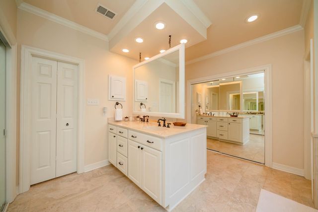 1020 Shadowood Dr, Marshall, TX 75672