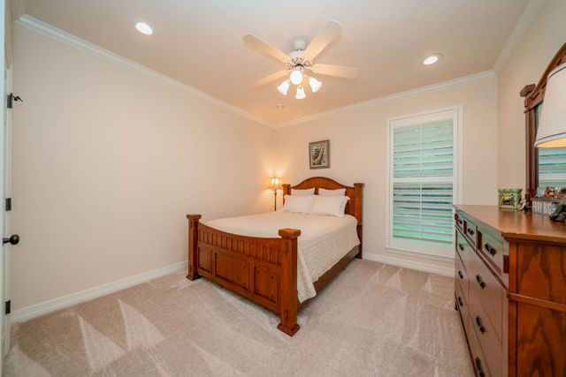 1020 Shadowood Dr, Marshall, TX 75672