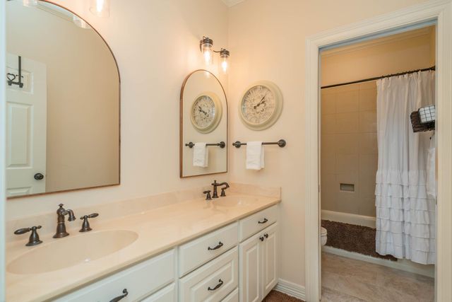 1020 Shadowood Dr, Marshall, TX 75672