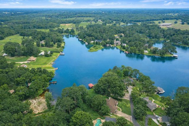 1020 Shadowood Dr, Marshall, TX 75672