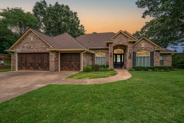 1020 Shadowood Dr, Marshall, TX 75672