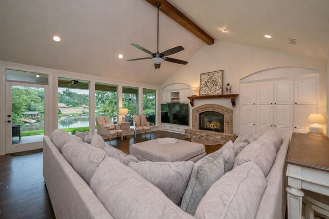 1020 Shadowood Dr, Marshall, TX 75672