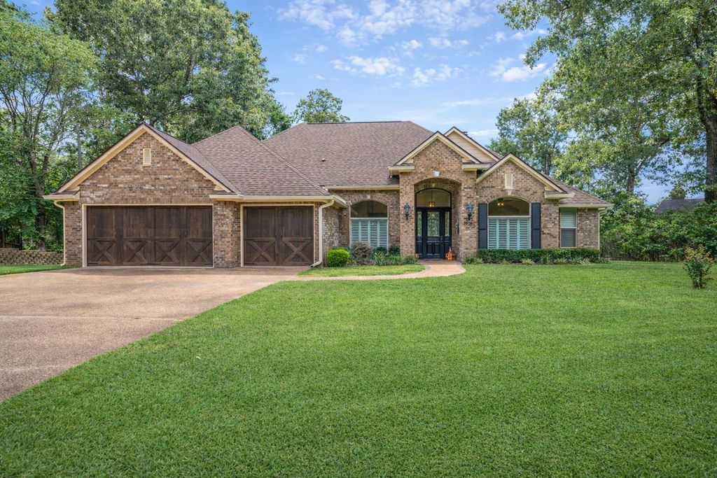 1020 Shadowood Dr, Marshall, TX 75672