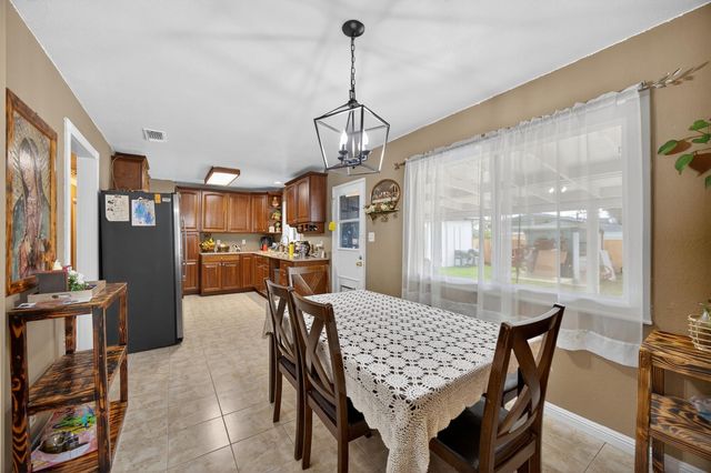 4233 Alan Dr, North Highlands, CA 95660