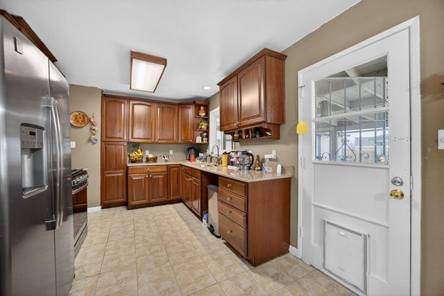 4233 Alan Dr, North Highlands, CA 95660