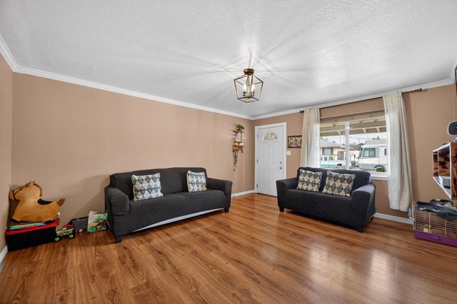 4233 Alan Dr, North Highlands, CA 95660