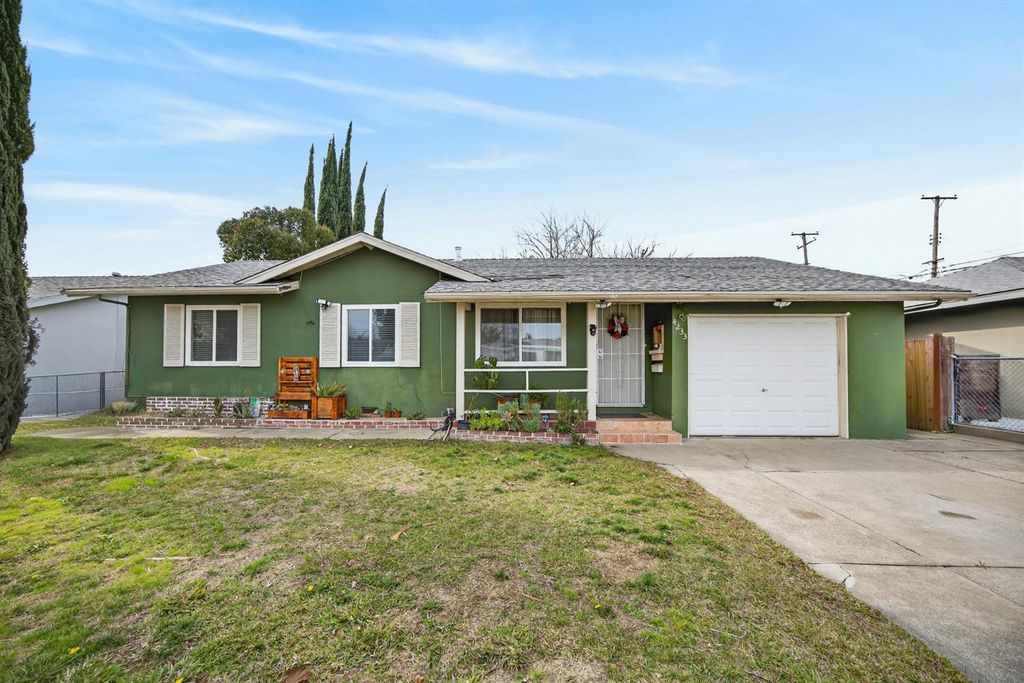 4233 Alan Dr, North Highlands, CA 95660