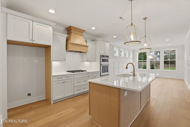 8151 Nubbin Ridge Rd, Knoxville, TN 37919