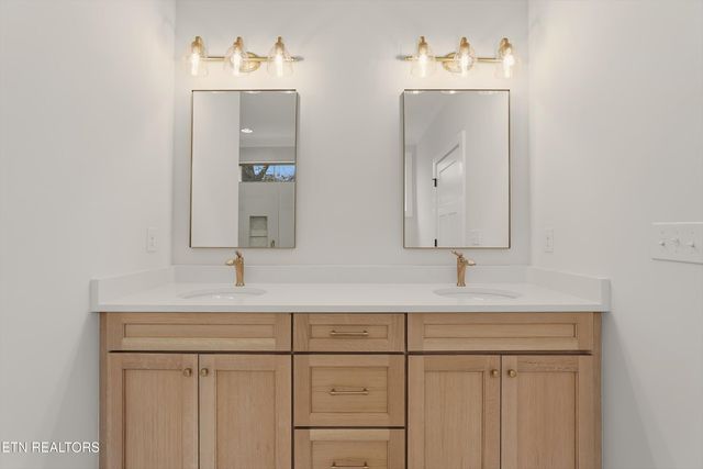 8151 Nubbin Ridge Rd, Knoxville, TN 37919