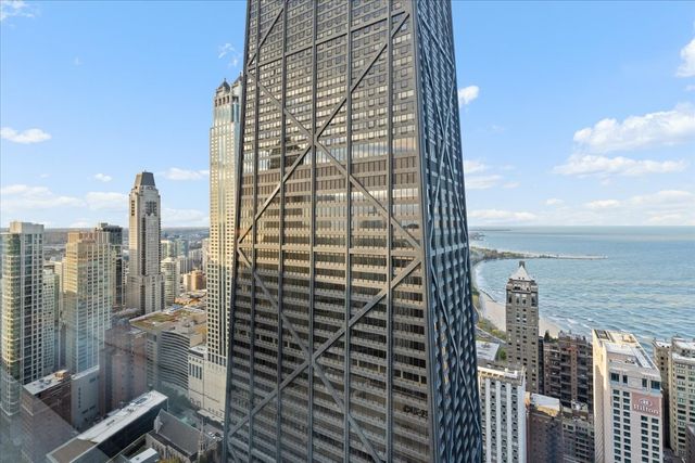 180 E PEARSON Street 4002, Chicago, IL 60611