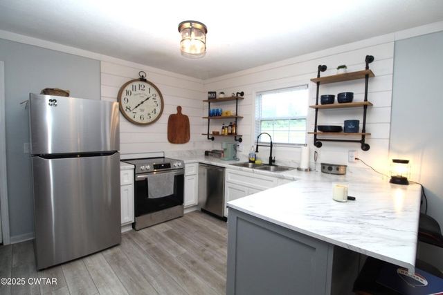 3125 Old Huntingdon Rd, Lexington, TN 38351