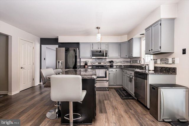 8026 MOSS BANK DR, Laurel, MD 20724