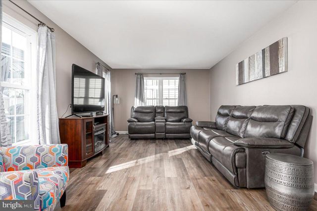 8026 MOSS BANK DR, Laurel, MD 20724