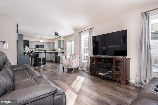 8026 MOSS BANK DR, Laurel, MD 20724