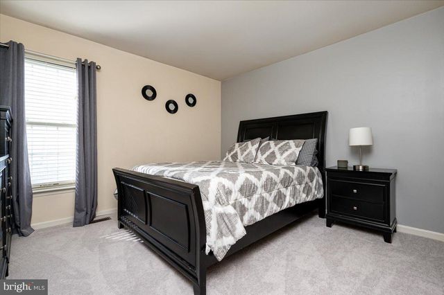 8026 MOSS BANK DR, Laurel, MD 20724