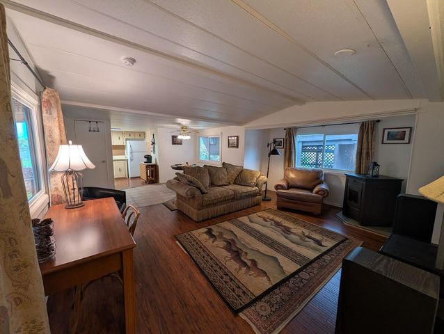 1055 N 5th UNIT 19, Jacksonville, OR 97530