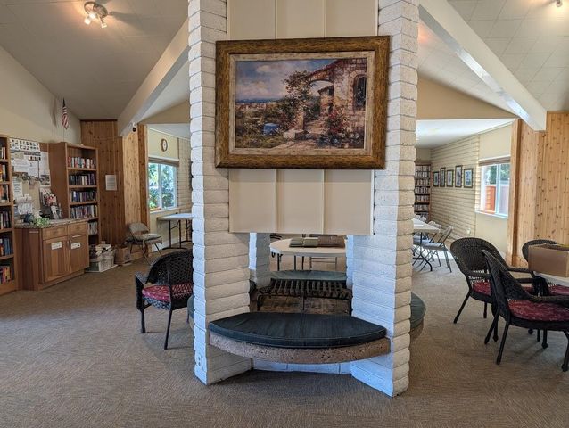 1055 N 5th UNIT 19, Jacksonville, OR 97530