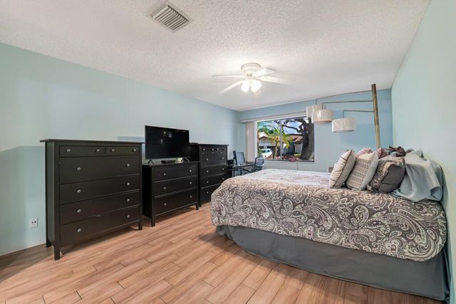 6235 Kings Gate Circle, Delray Beach, FL 33484