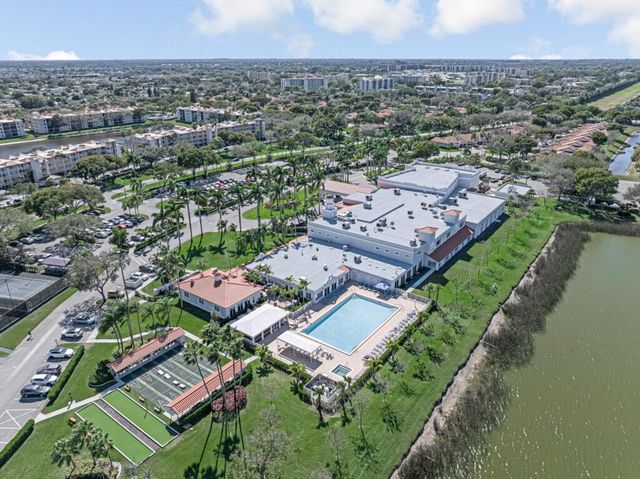 6235 Kings Gate Circle, Delray Beach, FL 33484