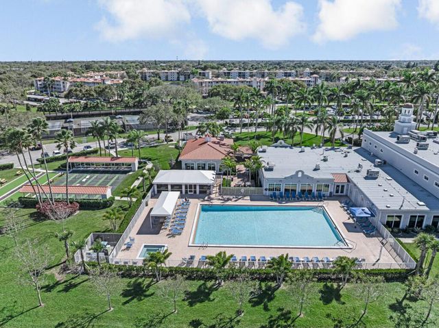 6235 Kings Gate Circle, Delray Beach, FL 33484