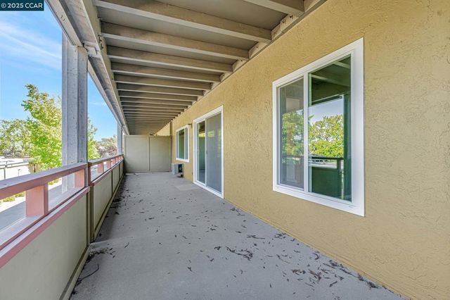 1909 Skycrest Dr 2, Walnut Creek, CA 94595