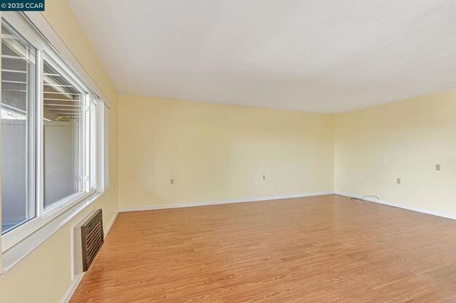 1909 Skycrest Dr 2, Walnut Creek, CA 94595