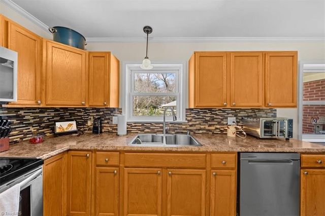 1025 Parkview Street, Asheboro, NC 27203