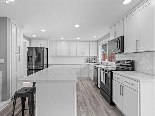 17235 Nw MEADOW GRASS Dr, Beaverton, OR 97006