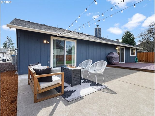 17235 Nw MEADOW GRASS Dr, Beaverton, OR 97006