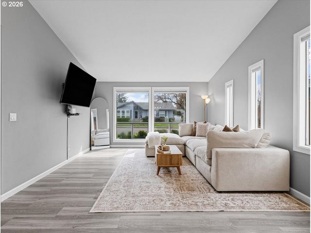 17235 Nw MEADOW GRASS Dr, Beaverton, OR 97006